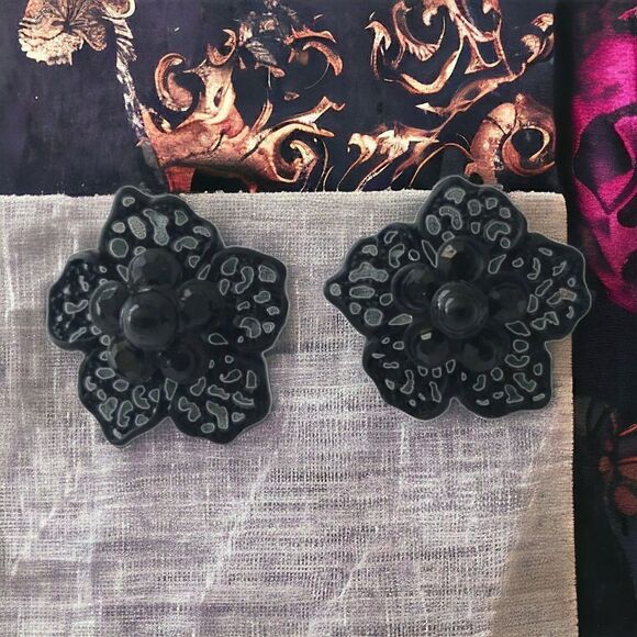Black Flower Earrings Enamel Filigree Metal Rhinestones Lace Victorian Goth Vtg. - Picture 12 of 14